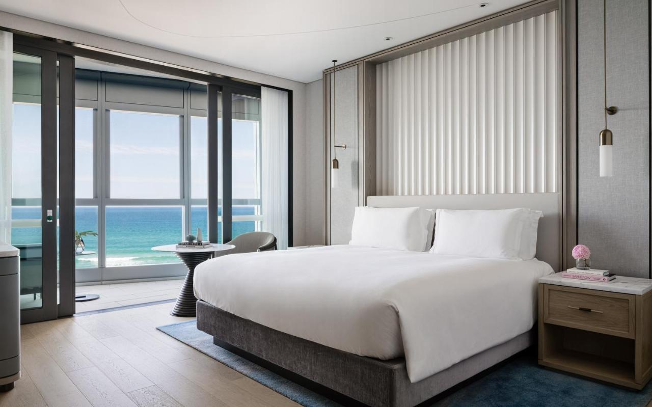The Langham, Gold Coast And Jewel Residences Eksteriør bilde A bedroom at the hotel