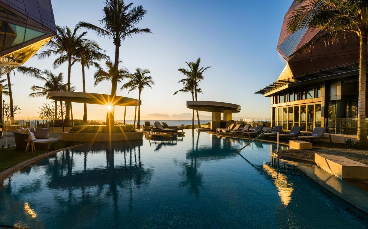 The Langham, Gold Coast And Jewel Residences Eksteriør bilde The pool at the W Retreats & Spa, Maldives