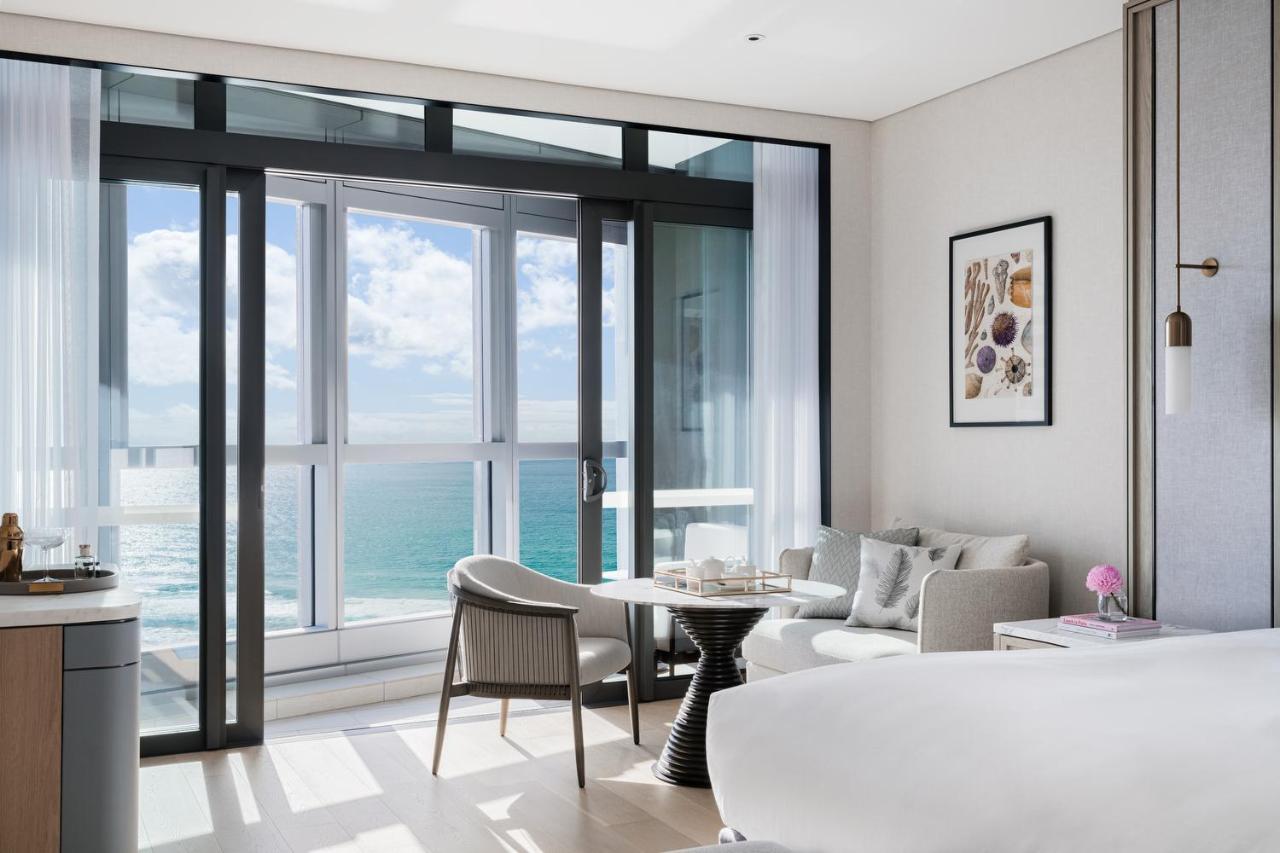 The Langham, Gold Coast And Jewel Residences Eksteriør bilde A suite at the Ritz-Carlton, South Beach