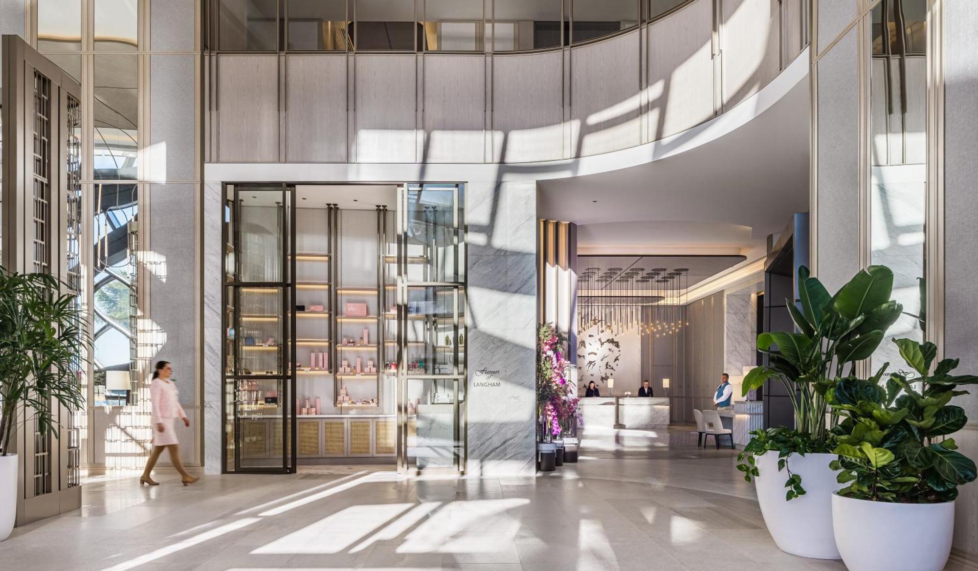 The Langham, Gold Coast And Jewel Residences Eksteriør bilde The lobby of the hotel